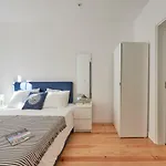 Guarda-mor Lisbon